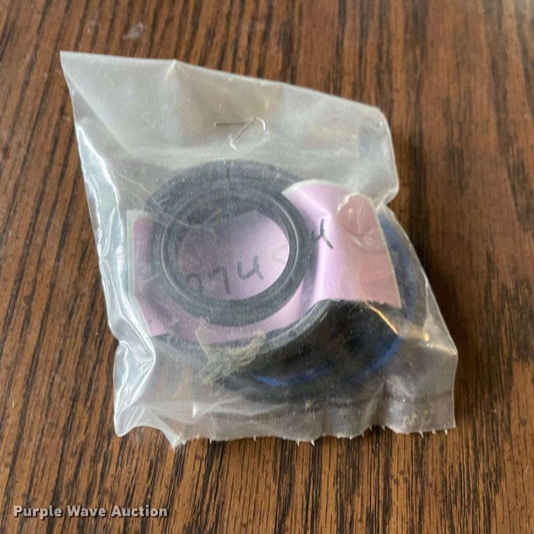 image for item LF9267 Gehl 4510  skid steer loader