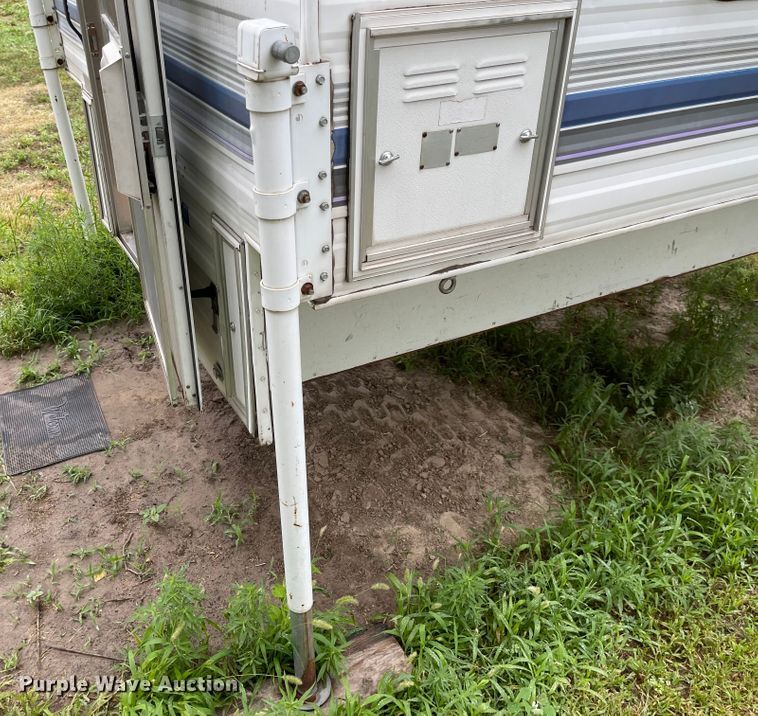 image for item LF9268 Elkhorn LE  slide-in camper