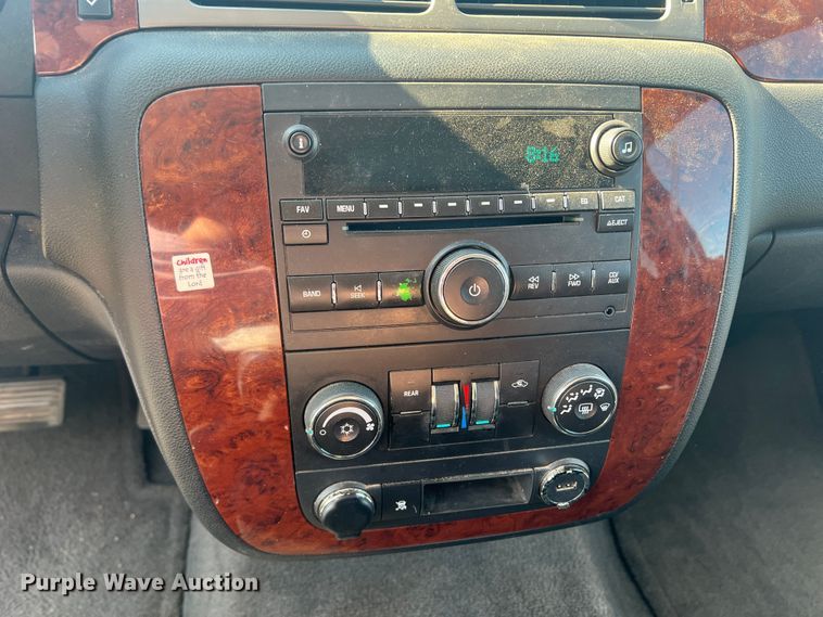 image for item LI9348 2011 Chevrolet Suburban  SUV