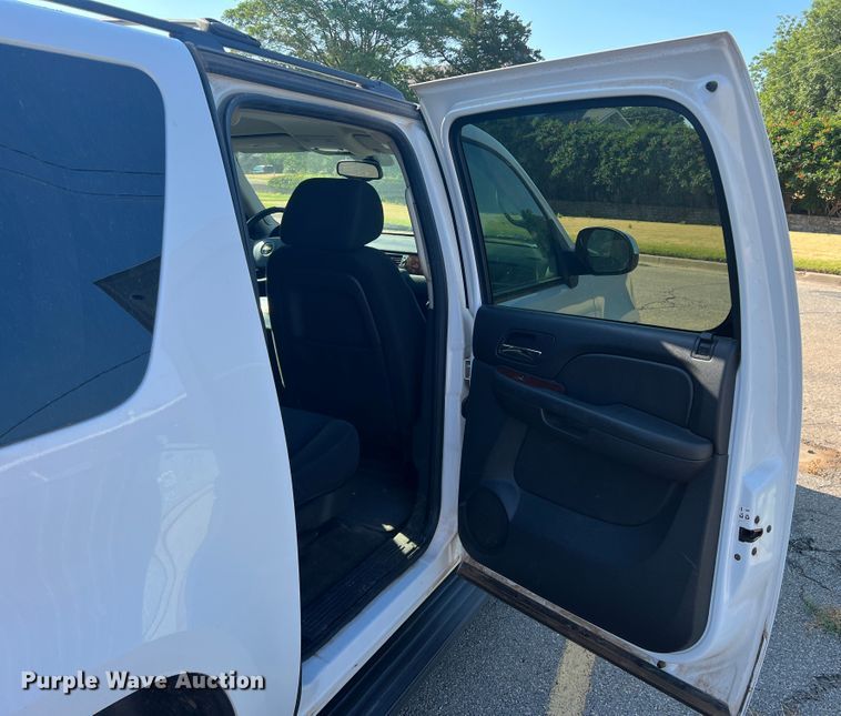 image for item LI9348 2011 Chevrolet Suburban  SUV