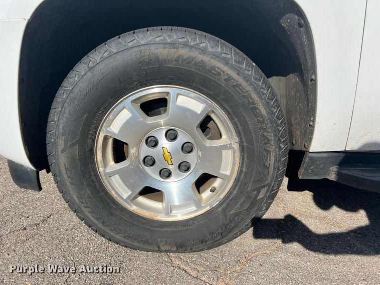 image for item LI9348 2011 Chevrolet Suburban  SUV