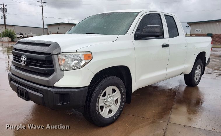 image for item LK9005 2017 Toyota Tundra  Double Cab pickup truck