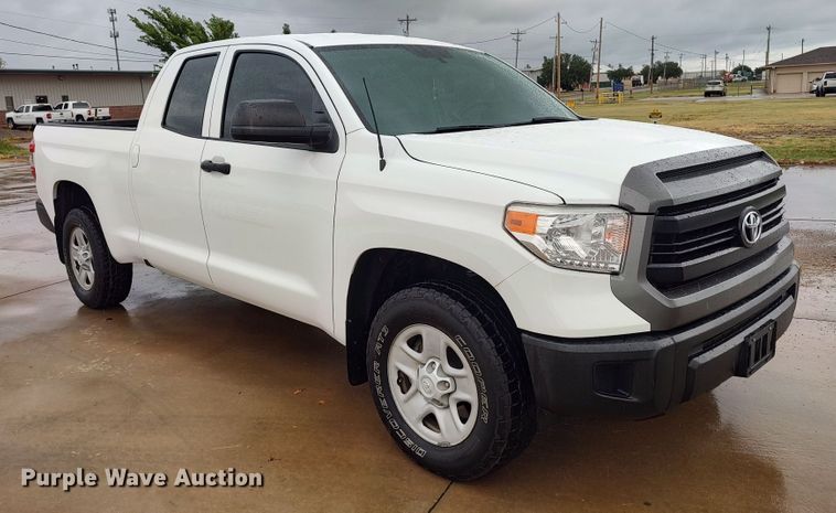 image for item LK9005 2017 Toyota Tundra  Double Cab pickup truck