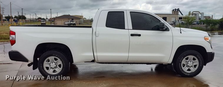 image for item LK9005 2017 Toyota Tundra  Double Cab pickup truck