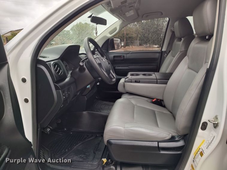 image for item LK9005 2017 Toyota Tundra  Double Cab pickup truck