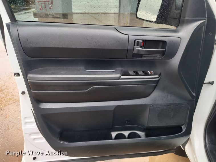 image for item LK9005 2017 Toyota Tundra  Double Cab pickup truck