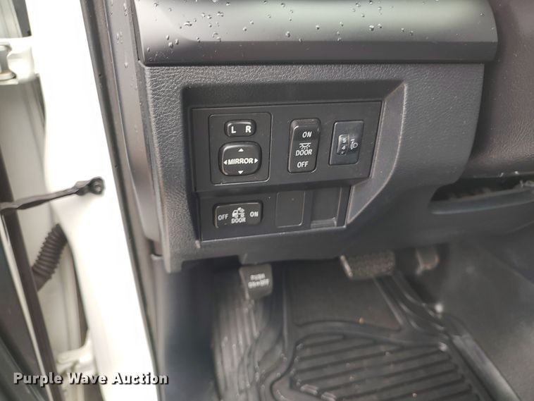 image for item LK9005 2017 Toyota Tundra  Double Cab pickup truck