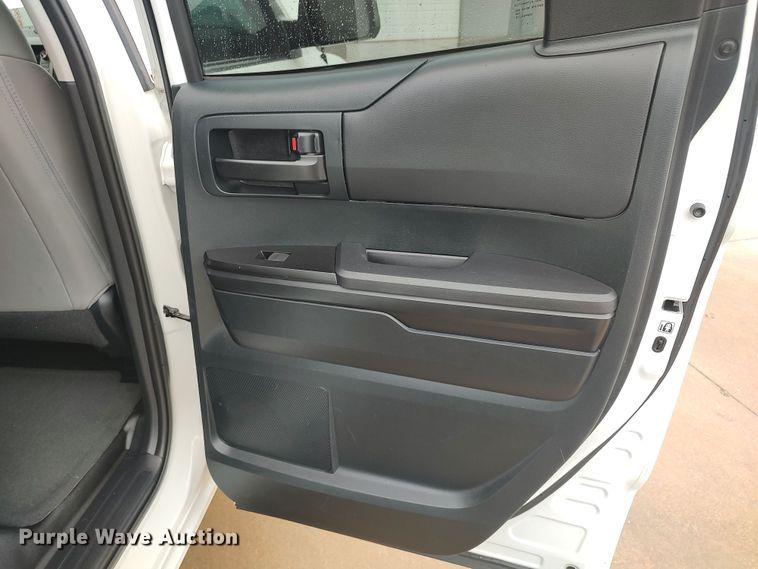 image for item LK9005 2017 Toyota Tundra  Double Cab pickup truck