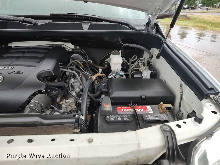 image for item LK9005 2017 Toyota Tundra  Double Cab pickup truck