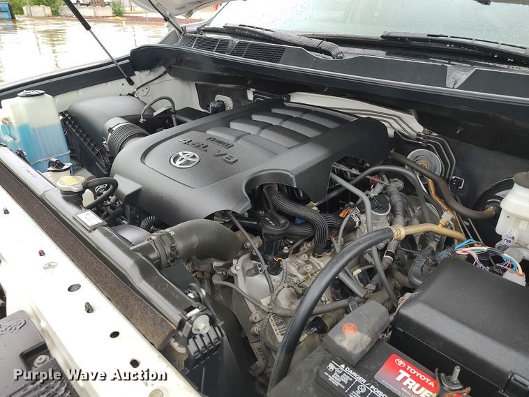 image for item LK9005 2017 Toyota Tundra  Double Cab pickup truck