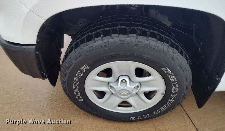 image for item LK9005 2017 Toyota Tundra  Double Cab pickup truck