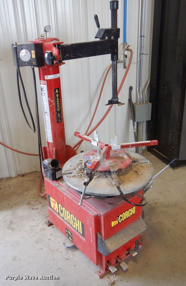 image for item LP9479 2013 Corghi A9220 TI MA  rim clamp tire machine