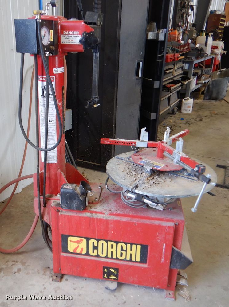 image for item LP9479 2013 Corghi A9220 TI MA  rim clamp tire machine