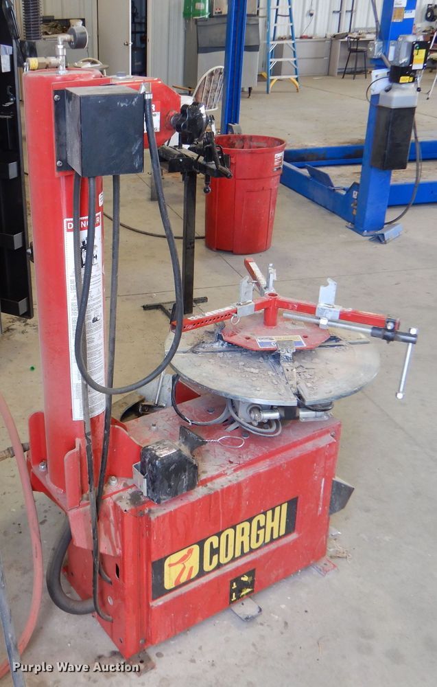 image for item LP9479 2013 Corghi A9220 TI MA  rim clamp tire machine