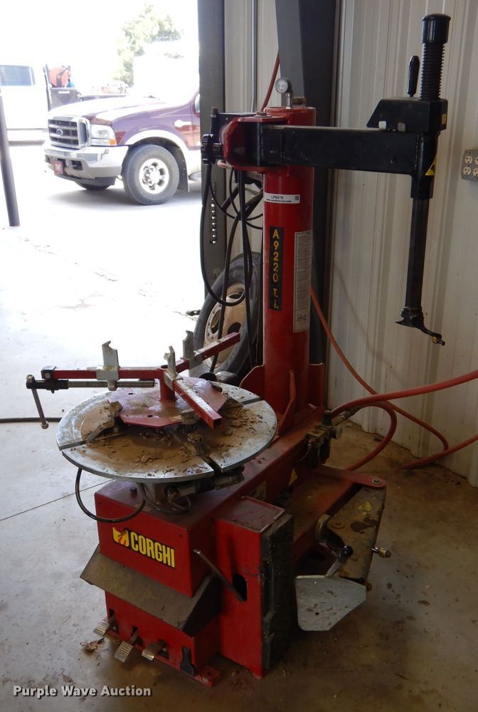 image for item LP9479 2013 Corghi A9220 TI MA  rim clamp tire machine