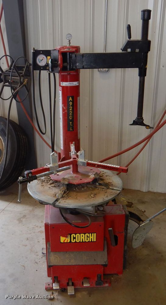 image for item LP9479 2013 Corghi A9220 TI MA  rim clamp tire machine