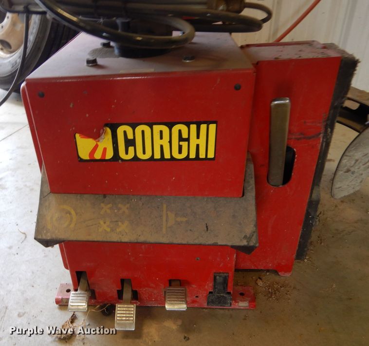 image for item LP9479 2013 Corghi A9220 TI MA  rim clamp tire machine