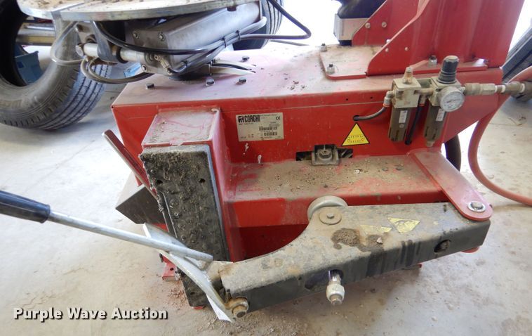 image for item LP9479 2013 Corghi A9220 TI MA  rim clamp tire machine