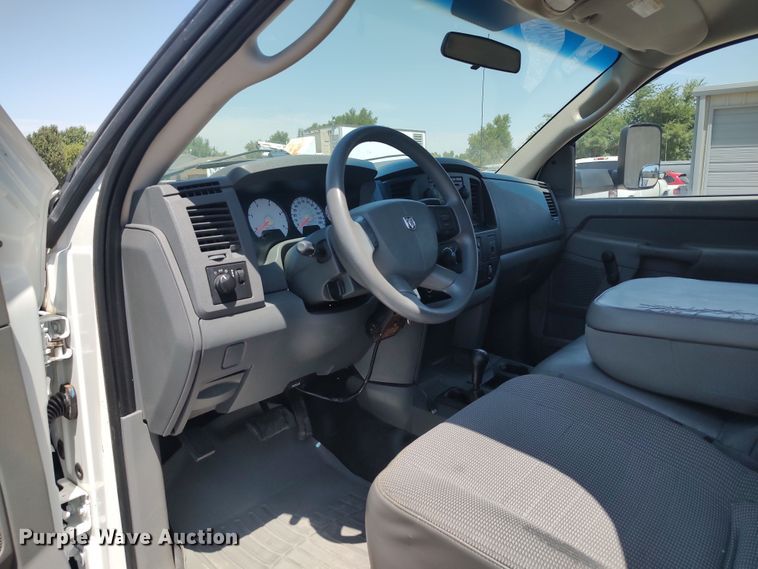 image for item LU9225 2008 Dodge Ram 4500  flatbed truck