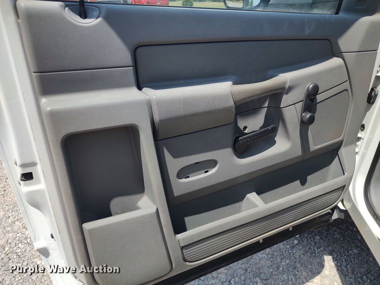 image for item LU9225 2008 Dodge Ram 4500  flatbed truck