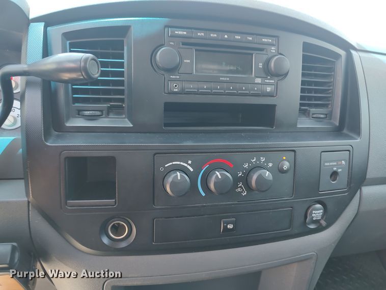 image for item LU9225 2008 Dodge Ram 4500  flatbed truck