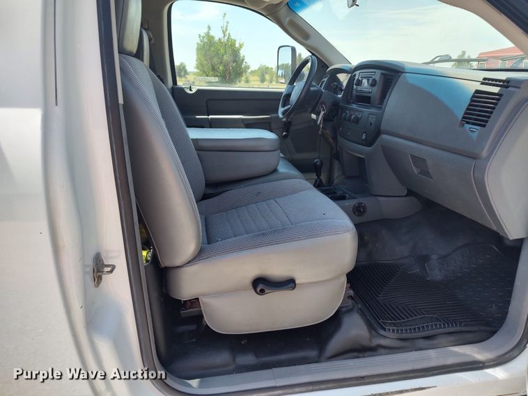 image for item LU9225 2008 Dodge Ram 4500  flatbed truck