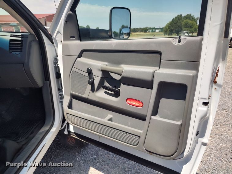 image for item LU9225 2008 Dodge Ram 4500  flatbed truck