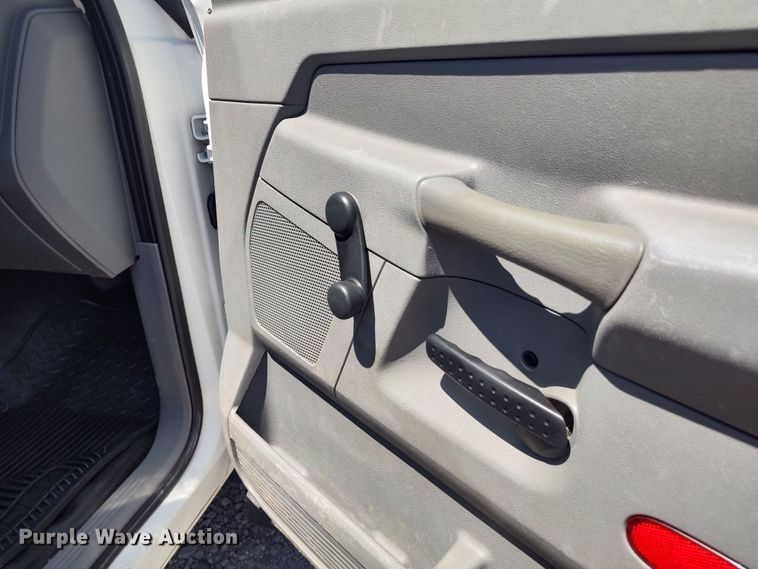 image for item LU9225 2008 Dodge Ram 4500  flatbed truck