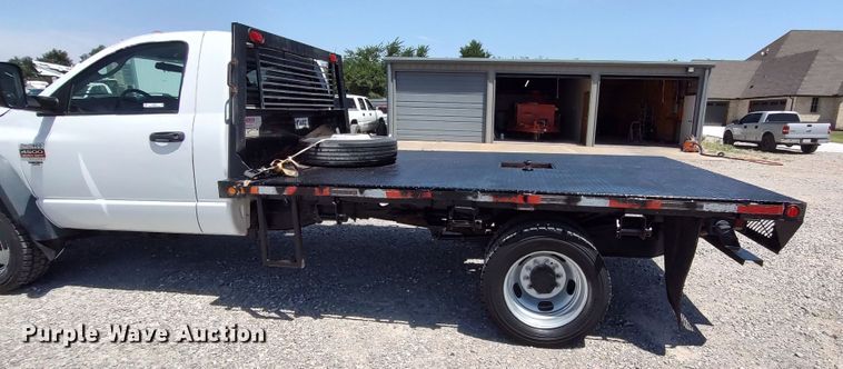image for item LU9225 2008 Dodge Ram 4500  flatbed truck
