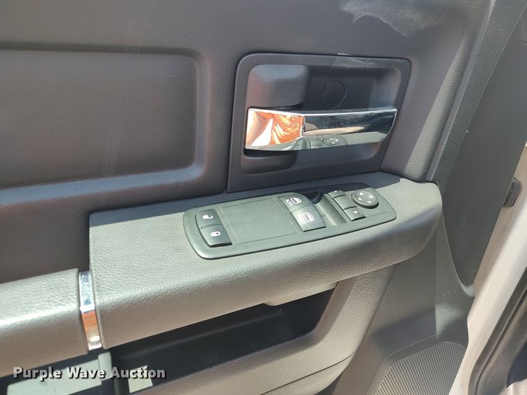 image for item LU9228 2012 Dodge Ram 5500  utility / service truck