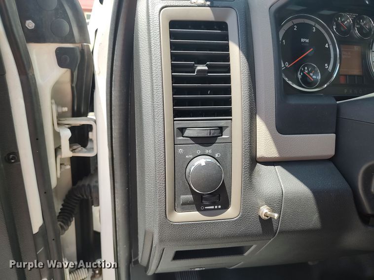 image for item LU9228 2012 Dodge Ram 5500  utility / service truck