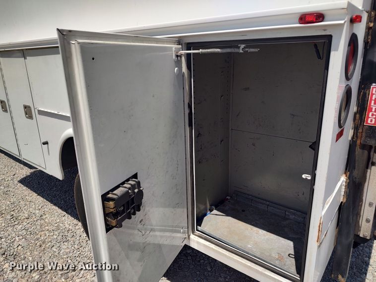 image for item LU9228 2012 Dodge Ram 5500  utility / service truck