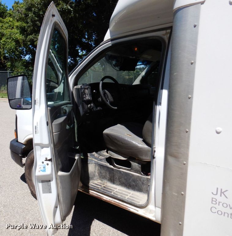 image for item MF9731 2015 GMC Savana G3500  delivery van