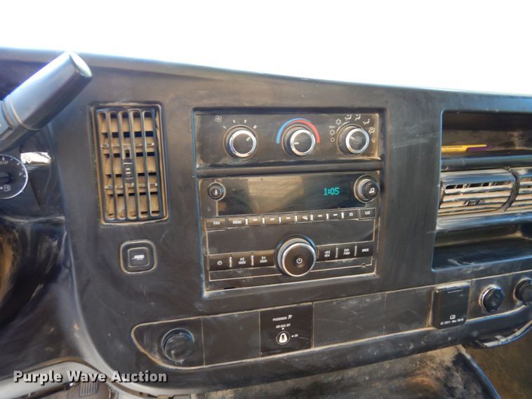 image for item MF9731 2015 GMC Savana G3500  delivery van