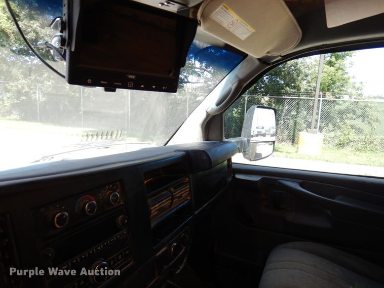 image for item MF9731 2015 GMC Savana G3500  delivery van