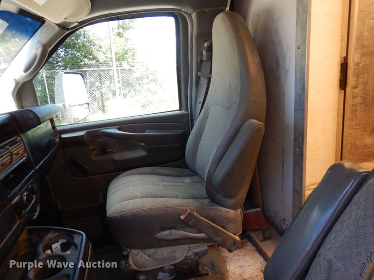 image for item MF9731 2015 GMC Savana G3500  delivery van