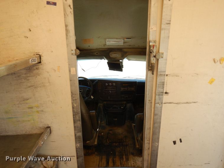 image for item MF9731 2015 GMC Savana G3500  delivery van