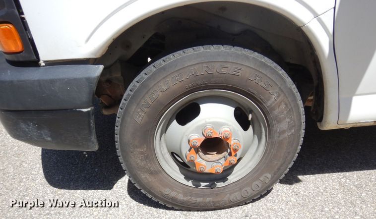 image for item MF9731 2015 GMC Savana G3500  delivery van