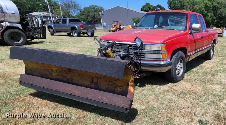 image for item MK9048 1992 Chevrolet K1500  Ext. Cab pickup truck