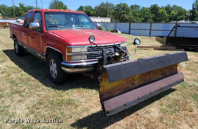 image for item MK9048 1992 Chevrolet K1500  Ext. Cab pickup truck