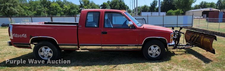 image for item MK9048 1992 Chevrolet K1500  Ext. Cab pickup truck