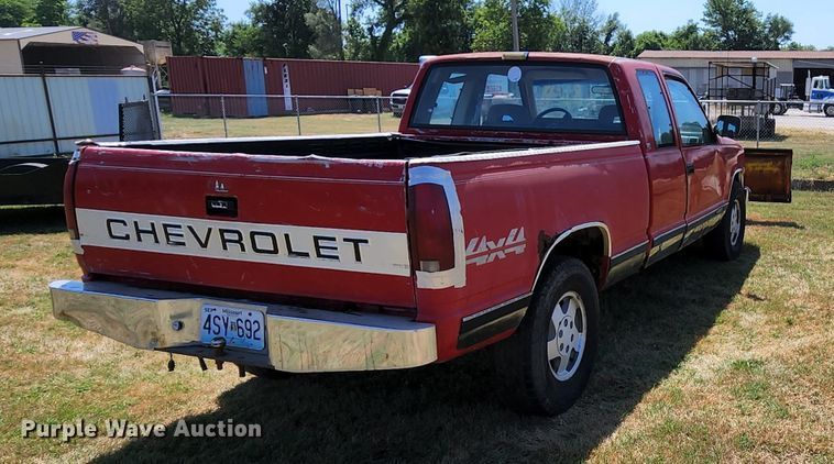 image for item MK9048 1992 Chevrolet K1500  Ext. Cab pickup truck