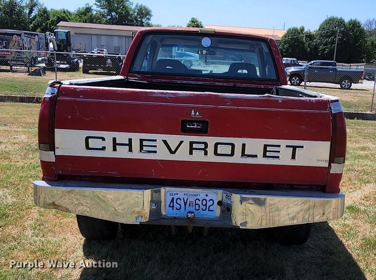 image for item MK9048 1992 Chevrolet K1500  Ext. Cab pickup truck