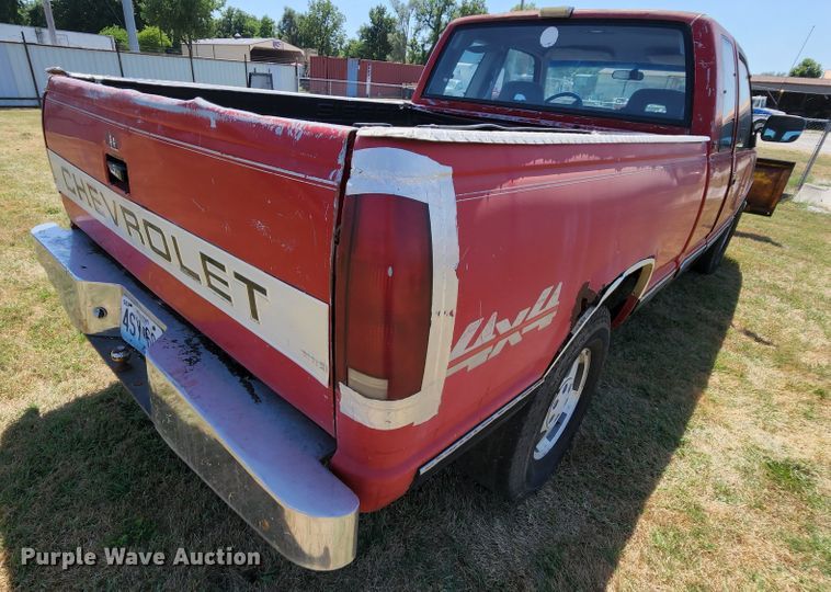 image for item MK9048 1992 Chevrolet K1500  Ext. Cab pickup truck