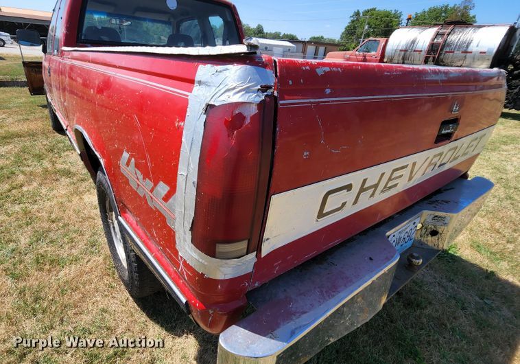 image for item MK9048 1992 Chevrolet K1500  Ext. Cab pickup truck