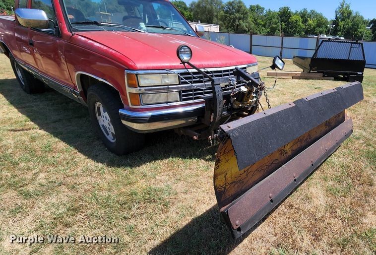 image for item MK9048 1992 Chevrolet K1500  Ext. Cab pickup truck