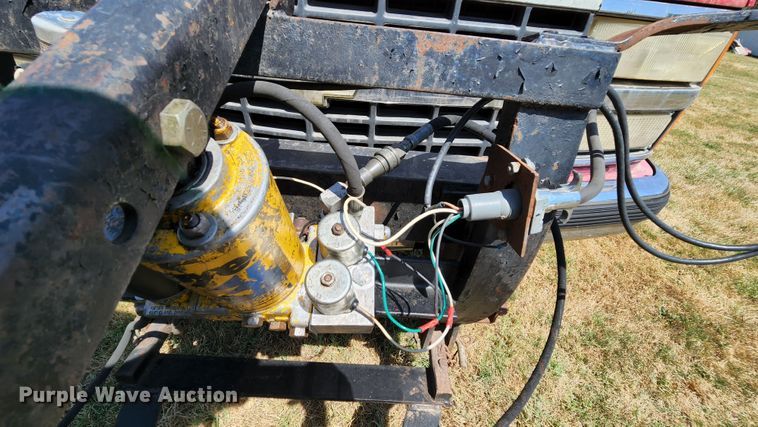 image for item MK9048 1992 Chevrolet K1500  Ext. Cab pickup truck