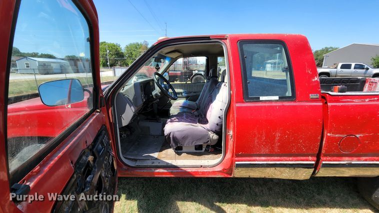 image for item MK9048 1992 Chevrolet K1500  Ext. Cab pickup truck