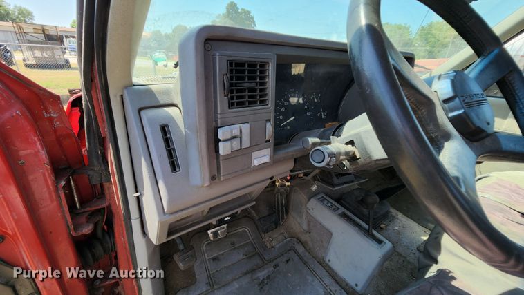 image for item MK9048 1992 Chevrolet K1500  Ext. Cab pickup truck