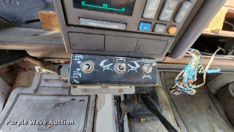 image for item MK9048 1992 Chevrolet K1500  Ext. Cab pickup truck